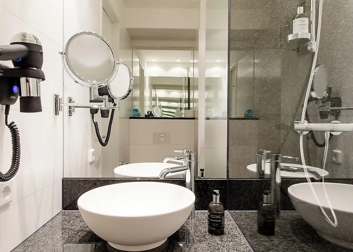 One Berlin-potsdamer Platz Hotel 3*