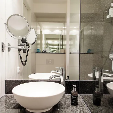 One Berlin-potsdamer Platz Hotel 3*